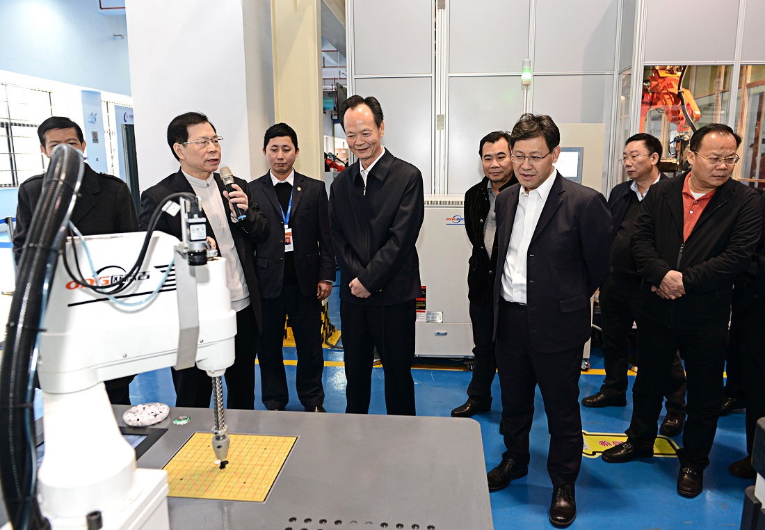 揭阳市委书记李水华、市长叶牛平带队赴广州考察巨轮机器人研究院